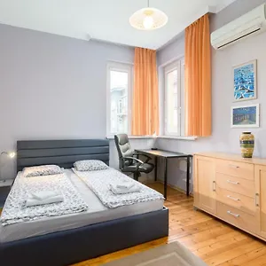 https://beautiful-business-apartment-top-center.sofiahotelsbg.com